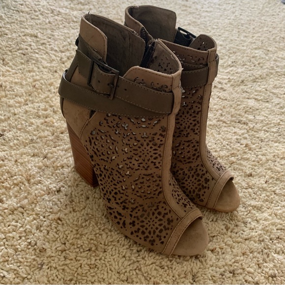 Vince Camuto booties size 6M/36 - Picture 2 of 5